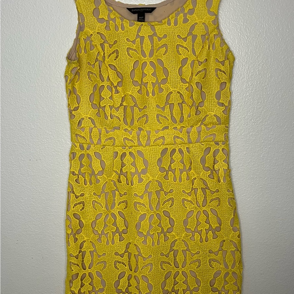 Banana Republic Factory Outlet Yellow Lace Sheath Dress - 00P XXS